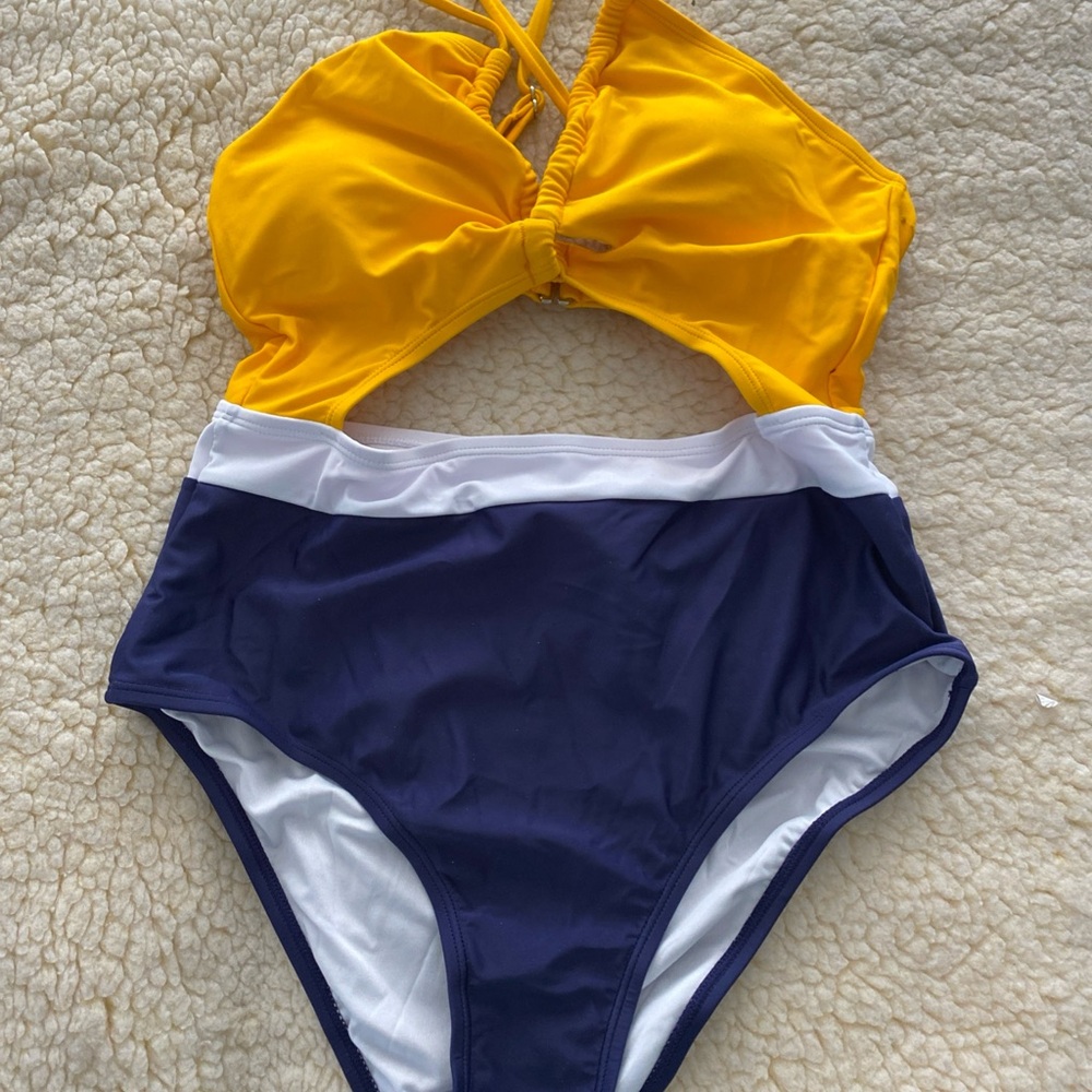 Cupshe Yellow and Navy Blue Swimsuit Cut Out Adjustable Straps Size Medium